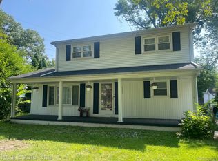 4233 Croissant St, Dearborn Heights, MI 48125