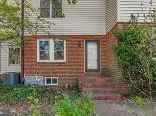 6537 Braddock Rd, Alexandria, VA 22312