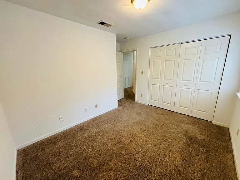 401 E Berryfield Ln — Photo 10