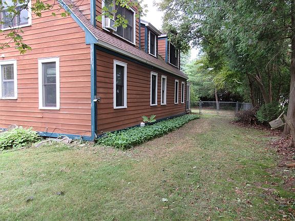 5th image of 64 Cumberland Ave