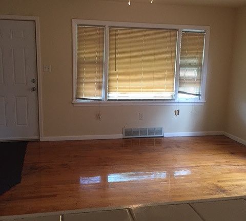 4th image of 406 Paxton Ave