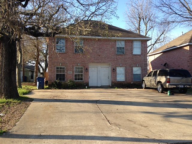1st image of 2618 W Walker St