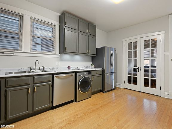5th image of 3125 N Bernard St #1