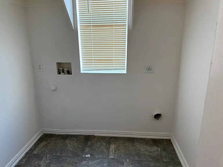 216 Creek Cove Dr — Photo 9