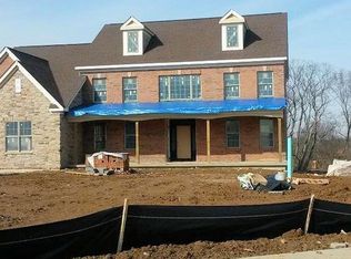 2037 Fox Brook Pl, Cincinnati, OH 45244