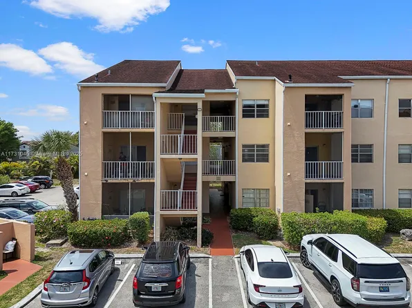 15315 SW 106th Ter APT 423, Miami, FL 33196