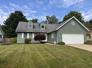 8798 Oak Leaf Dr, Strongsville, OH 44136