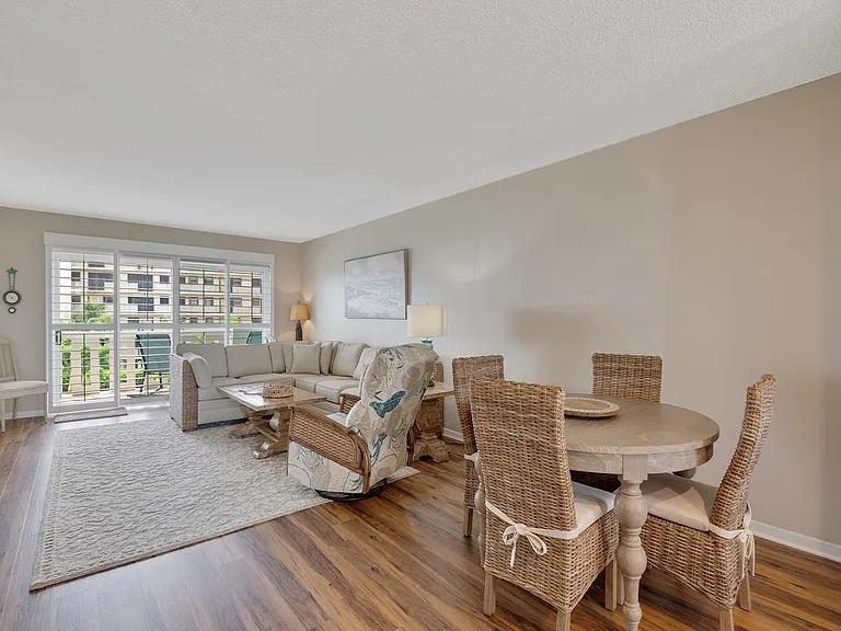 4049 Ocean Dr #204 — Photo 6