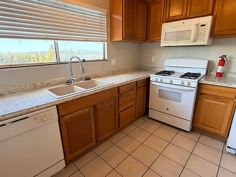 355 Parkview Ter #K4 — Photo 10