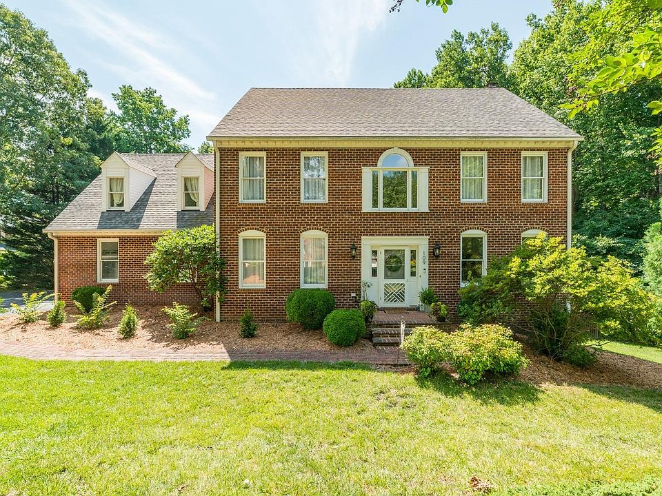 1st image of 109 Winterberry Dr