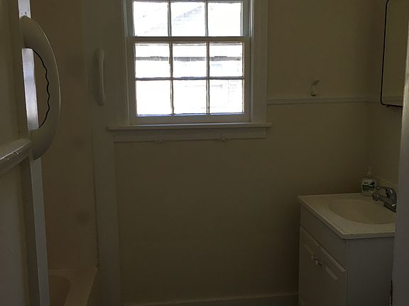 2nd image of 405 Hale Ave