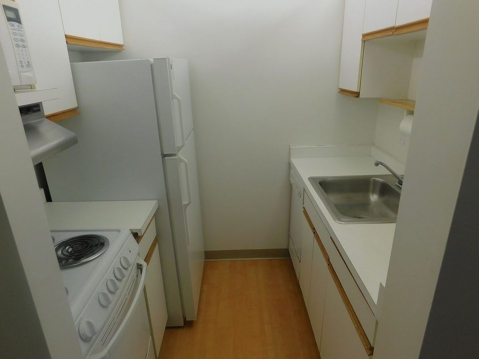 2nd image of 133 Cmdr Shea Blvd #401