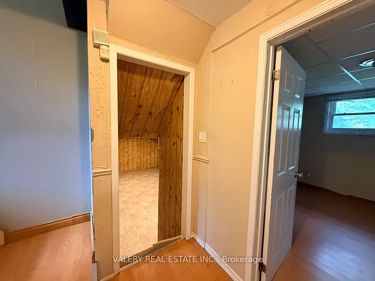 63 Paperbirch Cres #B — Photo 21