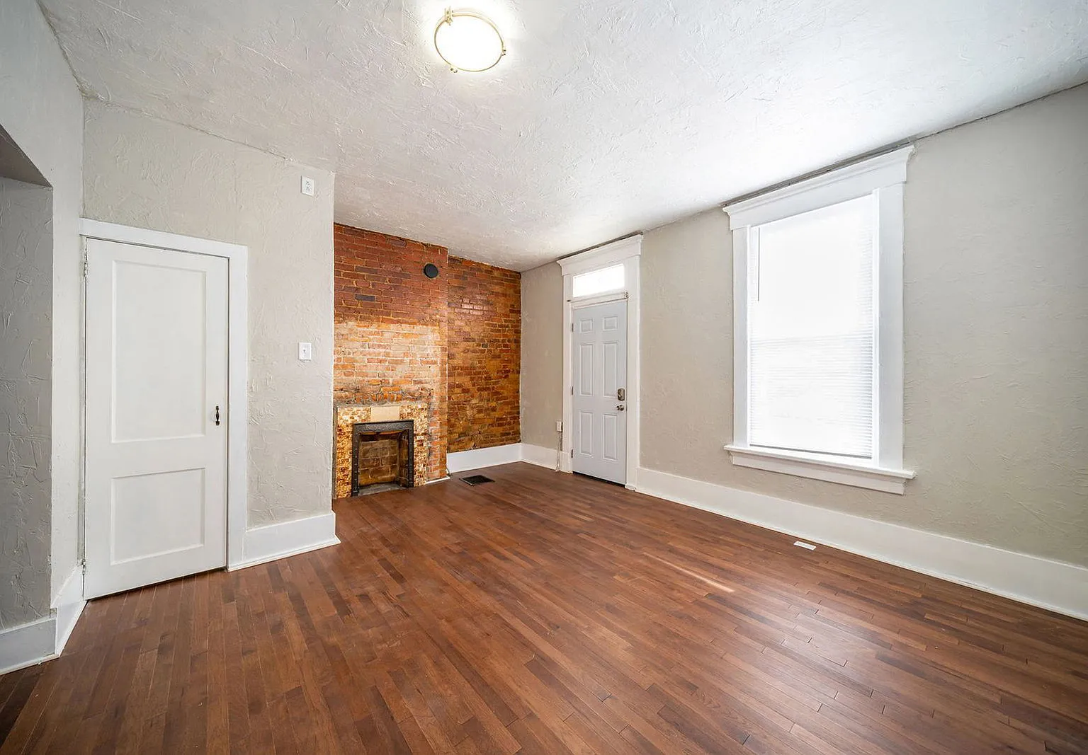 1 bed, 2.0 bath, $1,325 — Photo 3