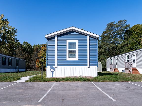 2nd image of 6815 Vinewood Ave NE