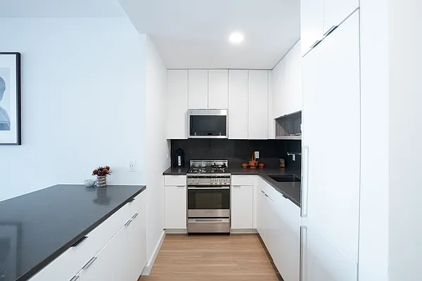 Rented by Greystar | media 19