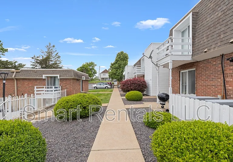 9955 Chateau Roi Dr #A — Photo 18