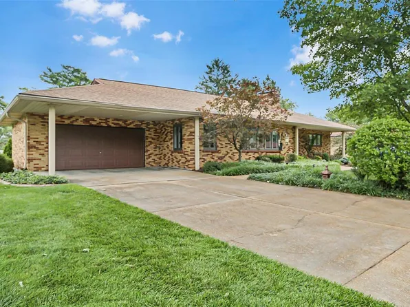 56 Dorclin Ln, Saint Louis, MO 63128