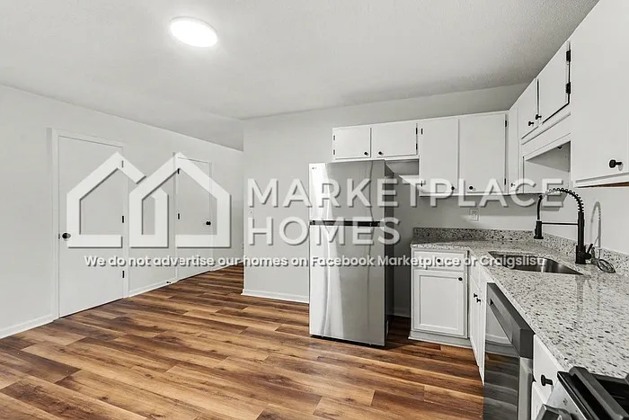 5128 Lakeview Ct — Photo 8