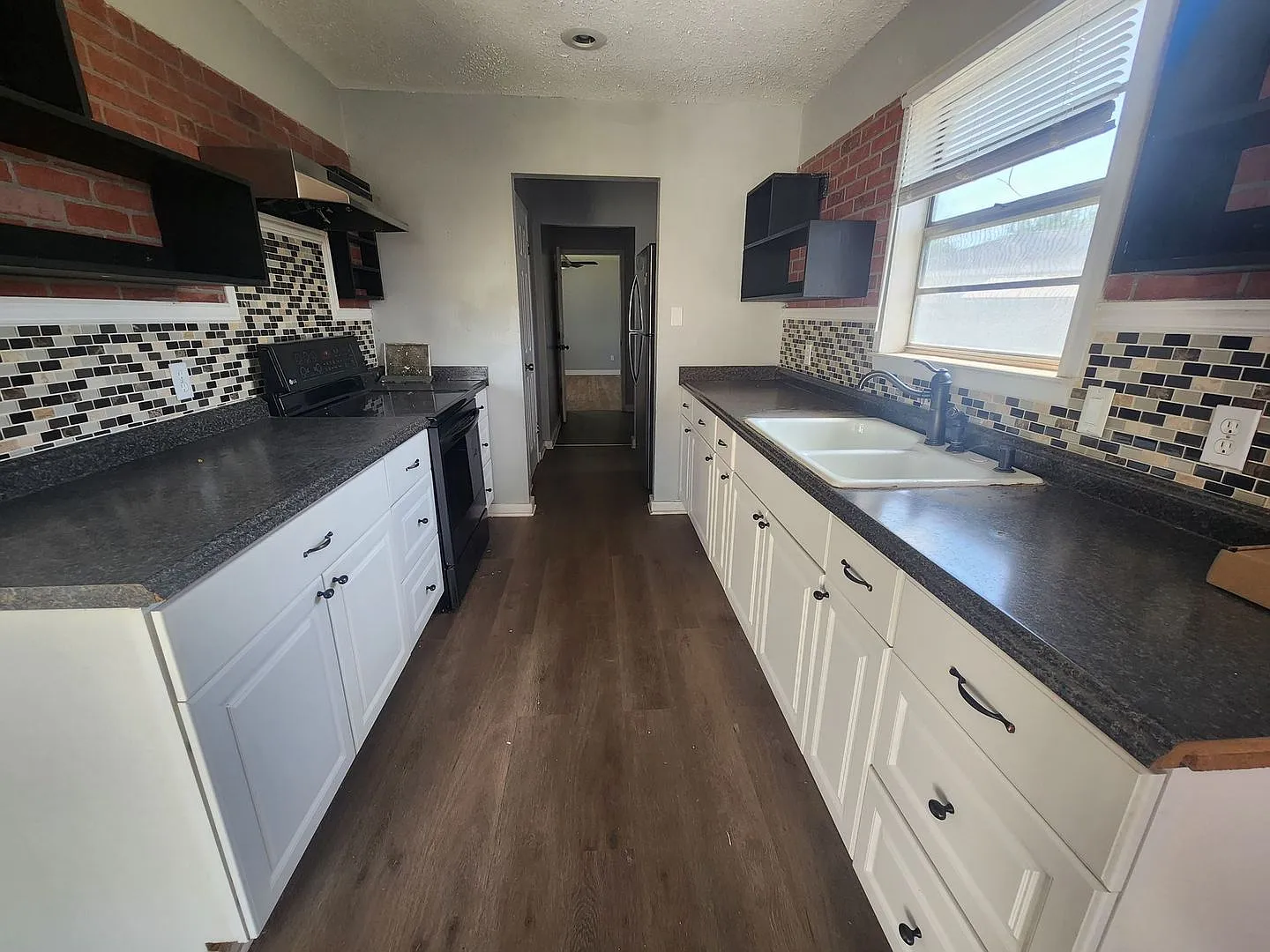 Updated 3 Bedroom 2 Bath Home, Do Not Miss Out — Photo 3