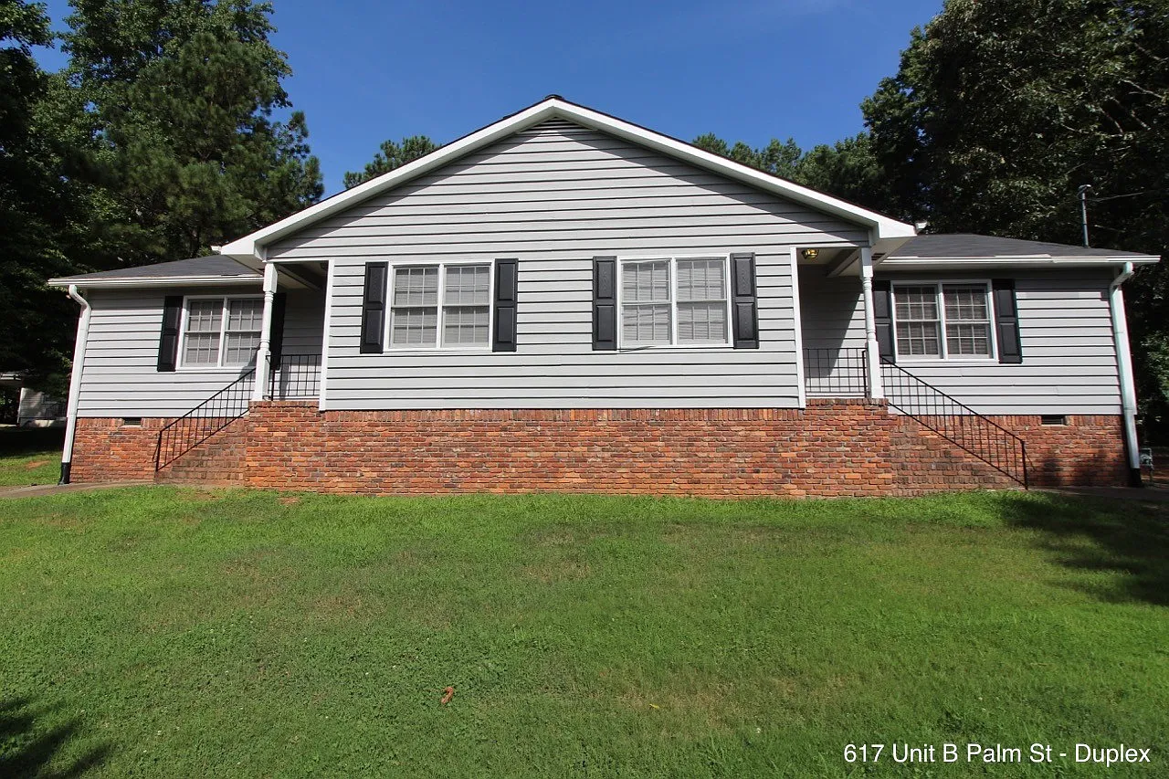 2 bedroom duplex in Canton! — Photo 1