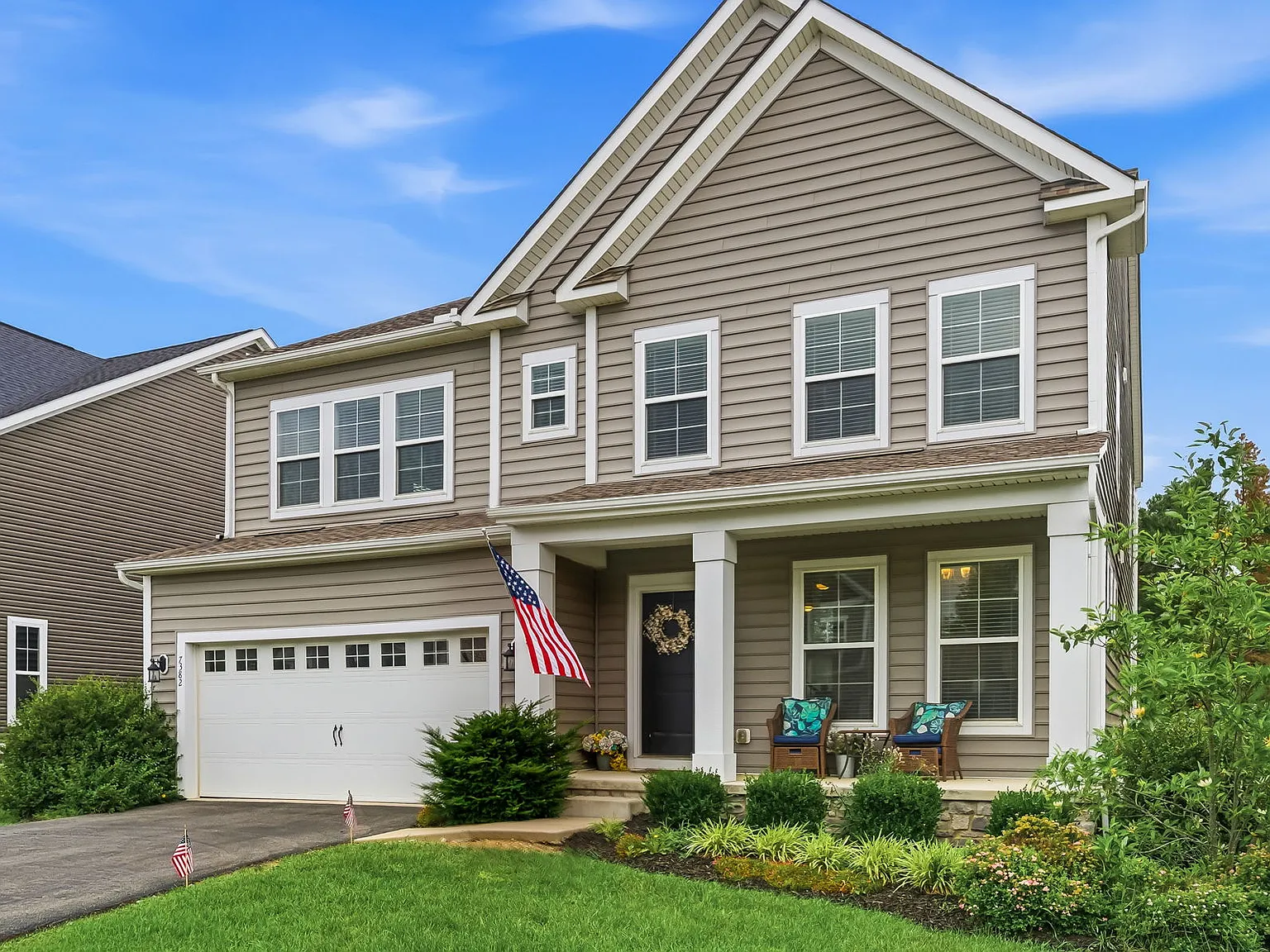 4 bed, 2.5 bath, 3192 sqft, $3,200 — Photo 3