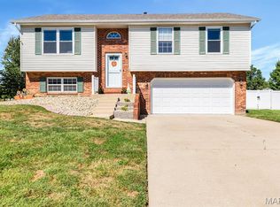 4 Leone Ct, Maryville, IL 62062