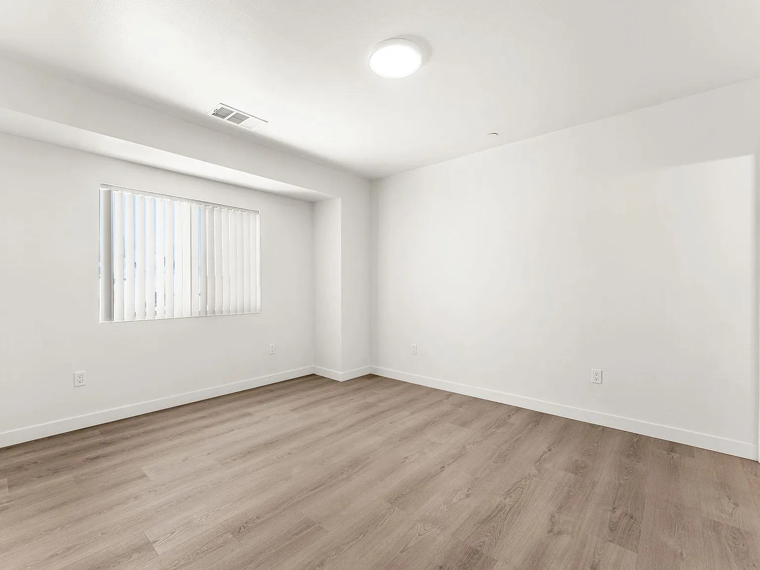 Applewood Manor Apartment Homes — Photo 4