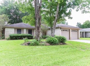 423 Buoy Rd, Webster, TX 77598