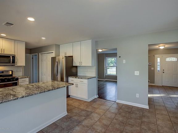 5th image of 1248 Fox Hollow Dr