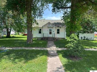 906 Stephens Ave, Dorchester, NE 68343
