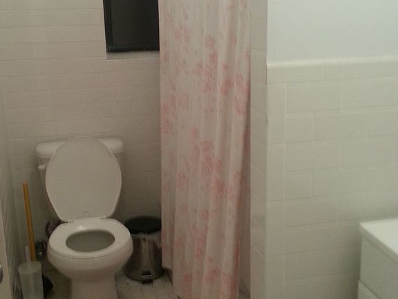3rd image of 6541 Saunders St APT 6F