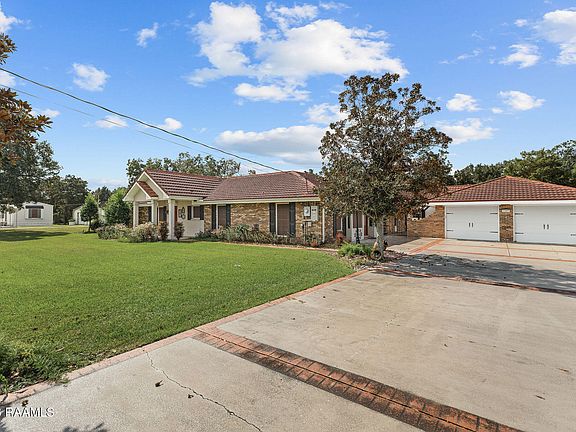 3rd image of 1907 Teche Dr