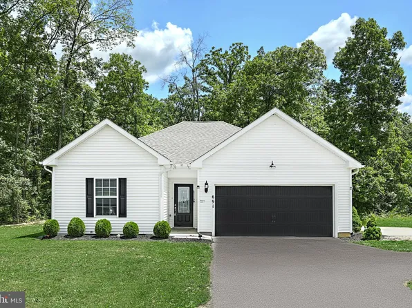 691 Ledger Dr, Hanover, PA 17331