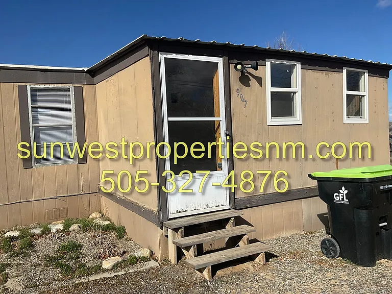 907 Sategna Ln — Photo 4
