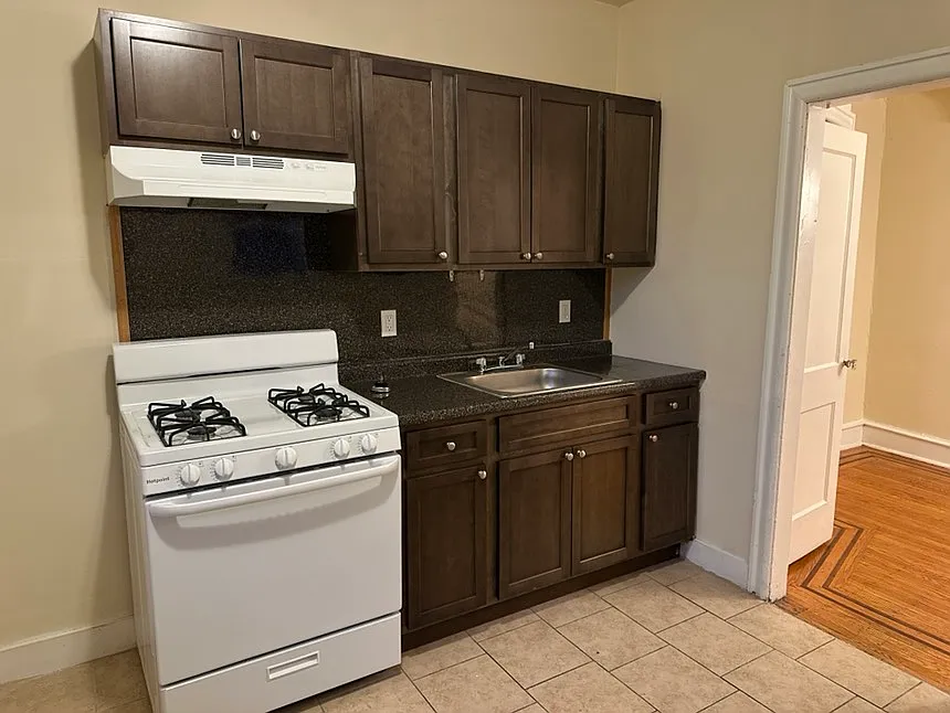 3 bed, $1,995 — Photo 2