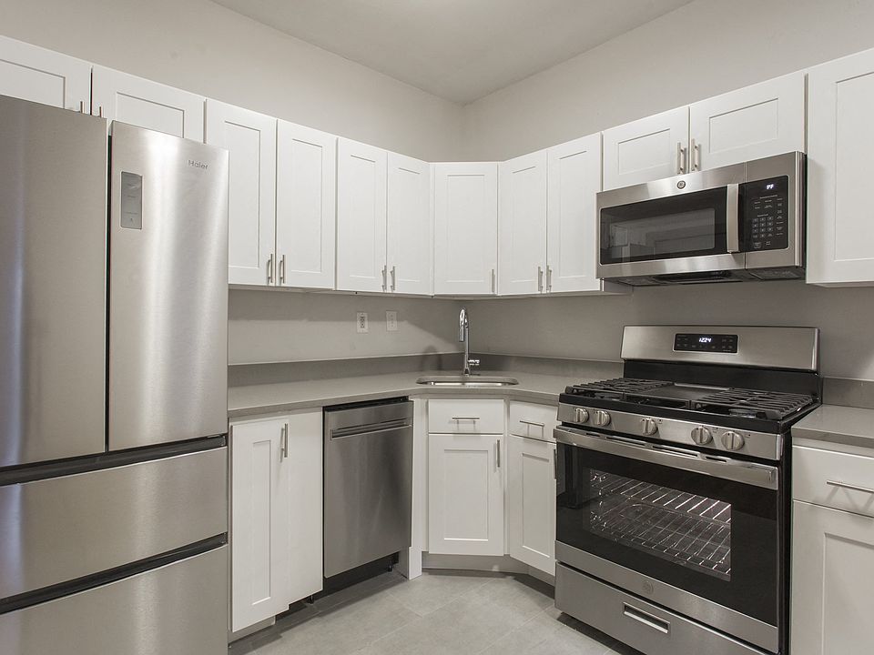 1st image of 4333 Spruce St #4832237