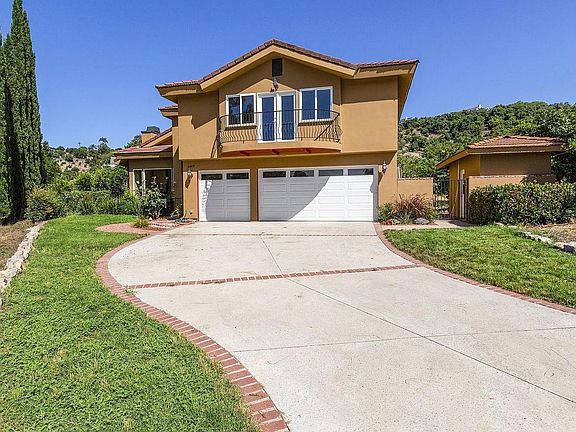 3rd image of 5589 N Heatherton Dr