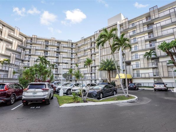 20500 W Country Club Dr APT 607