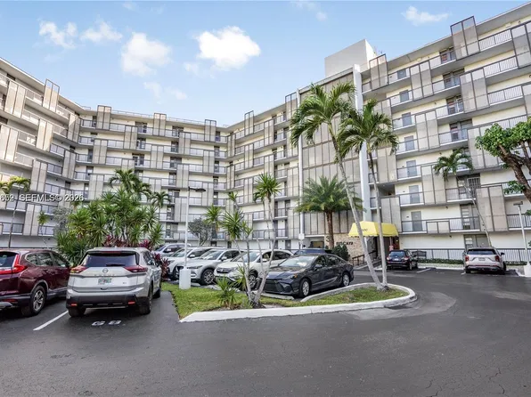20500 W Country Club Dr APT 607, Aventura, FL 33180