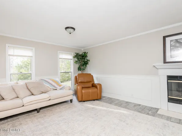 10320 Amberwell Park Rd, Louisville, KY 40241