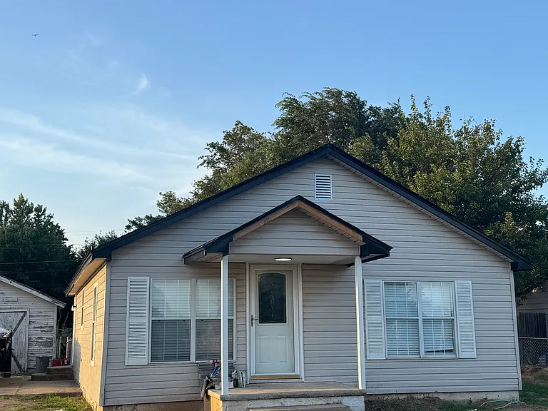 303 W South Dr — Photo 1