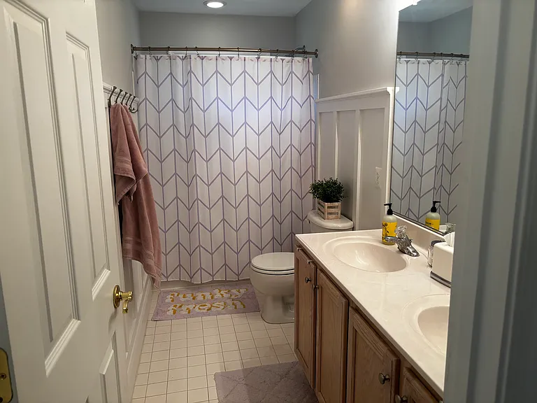 6367 N Nottingham St — Photo 13