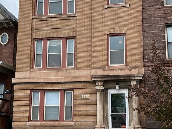 2nd image of 821 E 1st St APT 3