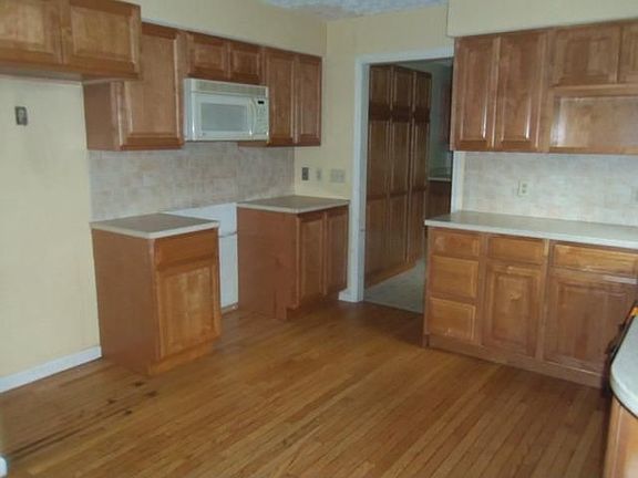 4th image of 6536 Riverton Cir NW