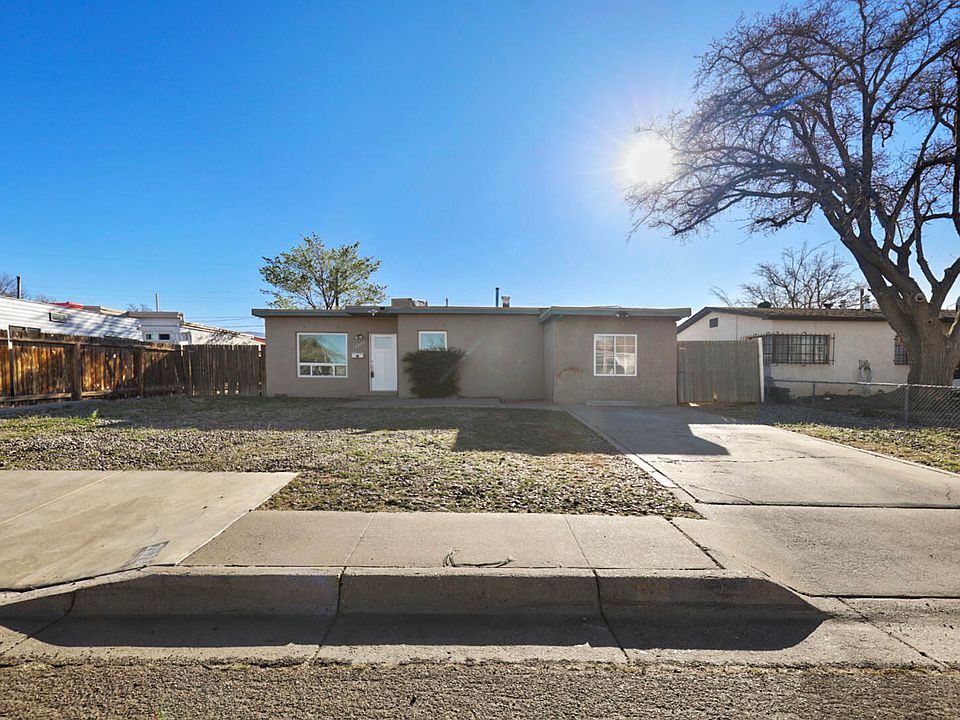 1st image of 2424 La Veta Dr NE
