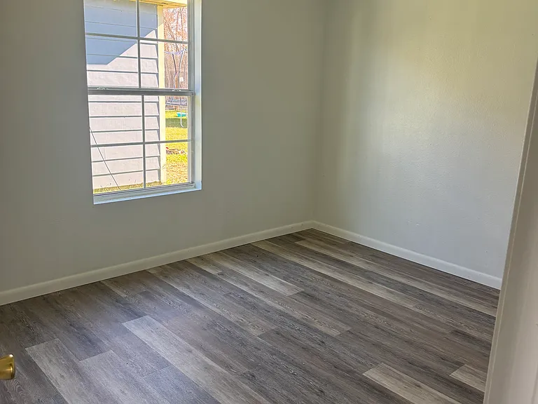 315 Sandi Dr — Photo 6