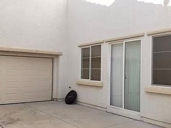 4th image of 6541 Chinatown St