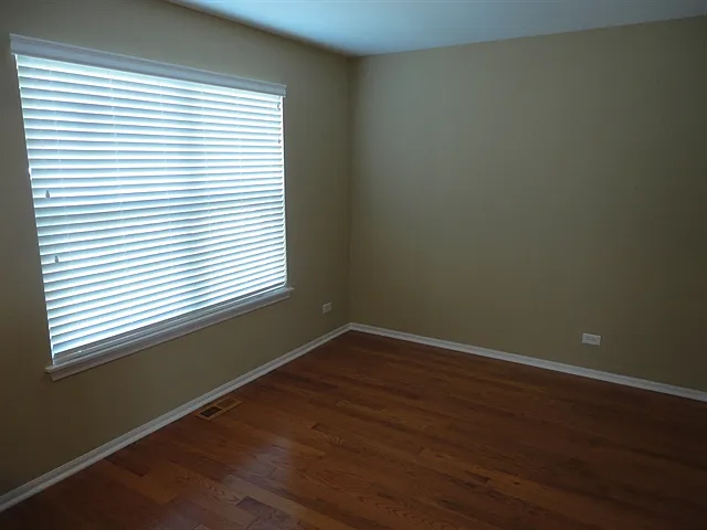 1209 N Camden Ln — Photo 2