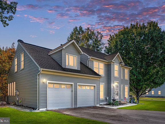 3rd image of 5020 Queensbury Cir